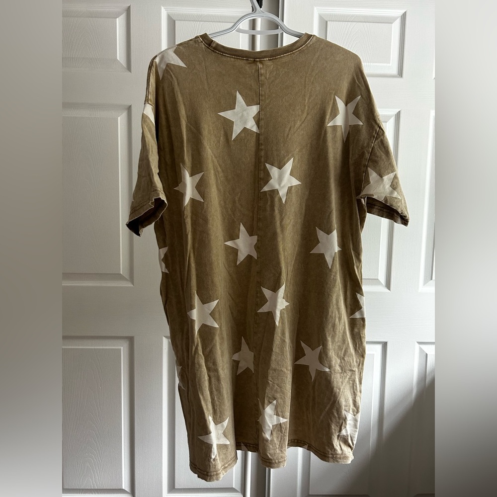 Easel Pocket Dress - Picture 3 of 5